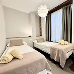 Duke Apartment *